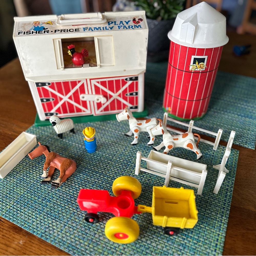 Vintage Fisher Price Play Family Farm #915, 1967 NY - Picture 4 of 9